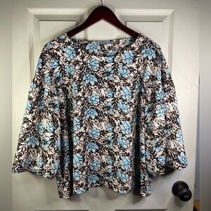 Elizabeth and James floral blouse with 3/4 length‎ sleeve. Boxy fit